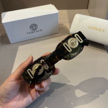 Versace fashion trend sunglasses - Image 6