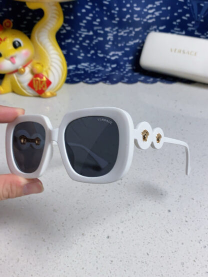 Versace fashion trend sunglasses - Image 7