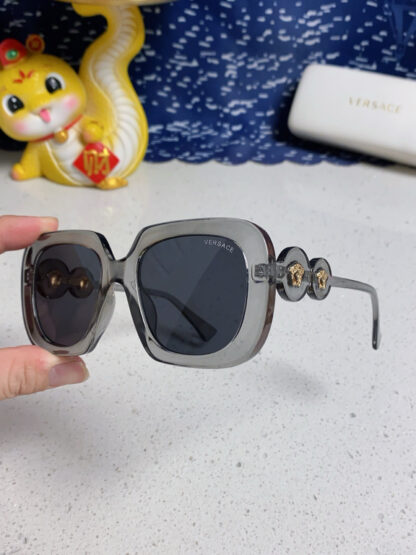 Versace fashion trend sunglasses - Image 6