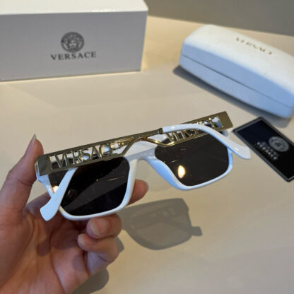 Versace fashion trend sunglasses - Image 6
