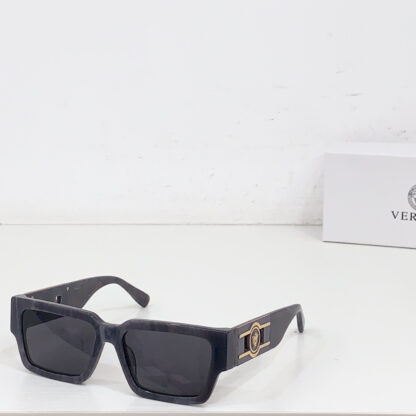 Versace fashion trend sunglasses - Image 6