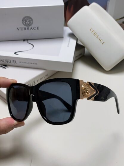 Versace fashion trend sunglasses - Image 6