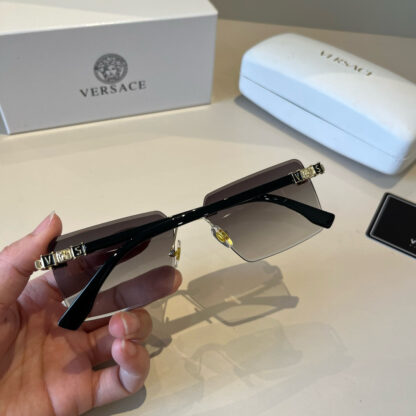Versace fashion trend sunglasses - Image 6