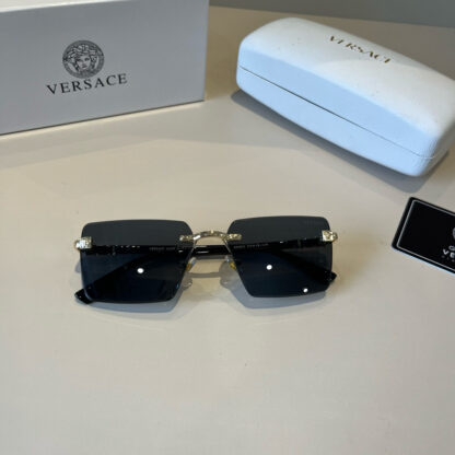 Versace fashion trend sunglasses - Image 6