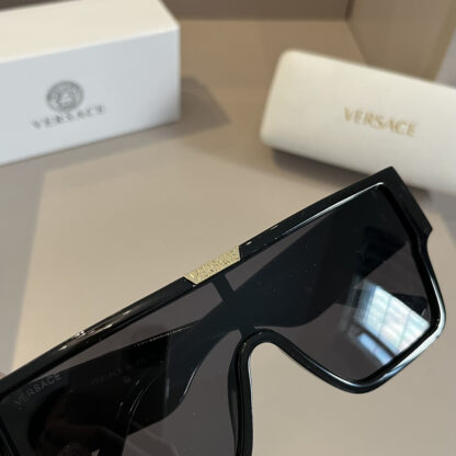 Versace fashion trend sunglasses - Image 7