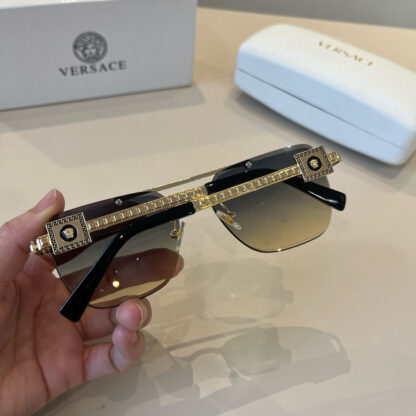 Versace fashion trend sunglasses - Image 7
