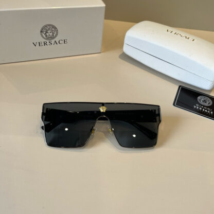 Versace fashion trend sunglasses - Image 7