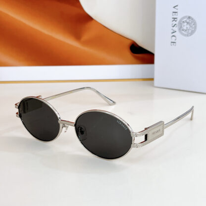 Versace fashion trend sunglasses - Image 6