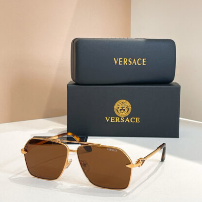 Versace fashion trend sunglasses - Image 6
