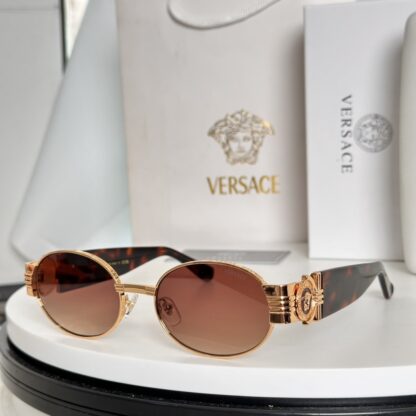 Versace fashion trend sunglasses - Image 6