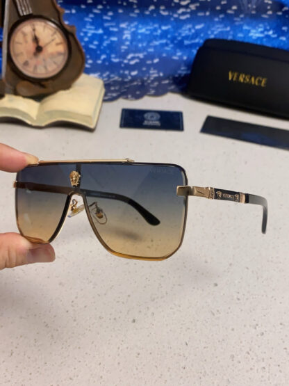 Versace fashion trend sunglasses - Image 6
