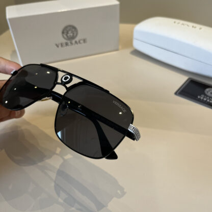 Versace fashion trend sunglasses - Image 6