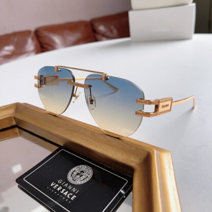 Versace fashion trend sunglasses - Image 6