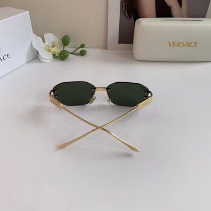 Versace fashion trend sunglasses - Image 6