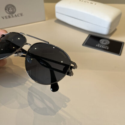 Versace fashion trend sunglasses - Image 6