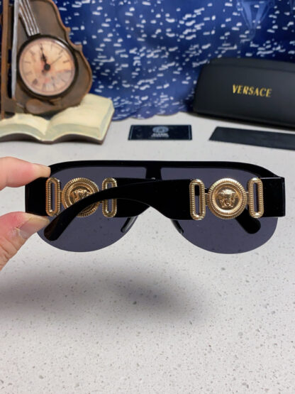 Versace fashion trend sunglasses - Image 7