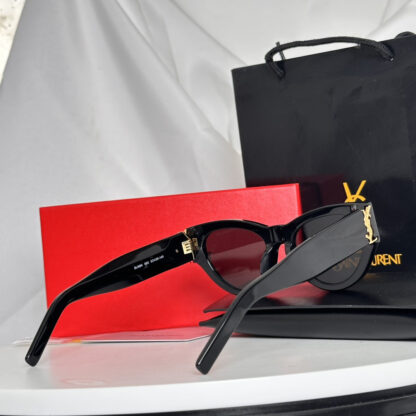 Yves Saint Laurent fashion sunglasses - Image 6