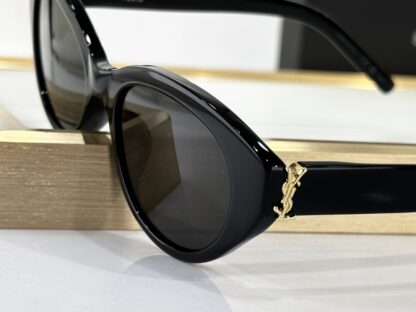 Yves Saint Laurent fashion sunglasses - Image 6