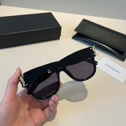 Yves Saint Laurent fashion sunglasses - Image 6