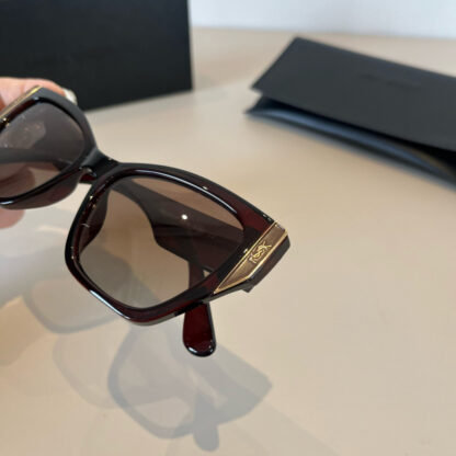 Yves Saint Laurent fashion sunglasses - Image 5