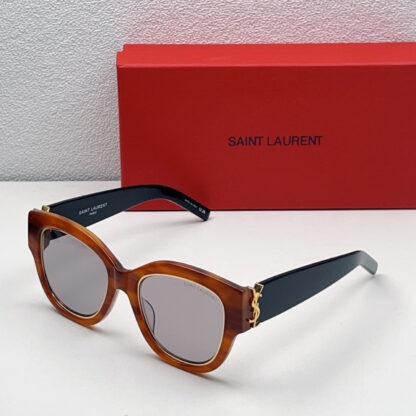 Yves Saint Laurent fashion sunglasses - Image 6
