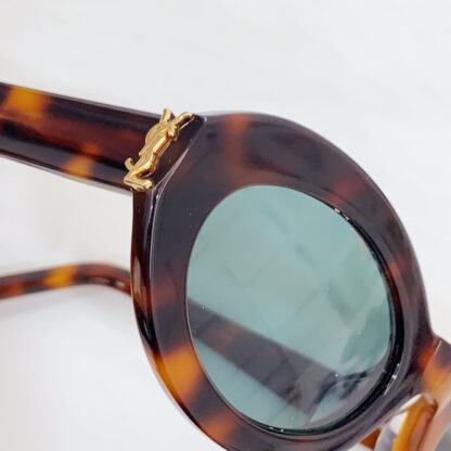 Yves Saint Laurent fashion sunglasses - Image 6