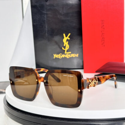 Yves Saint Laurent fashion sunglasses - Image 6