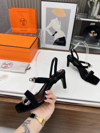 Hermès handmade black stiletto sandals - Image 6