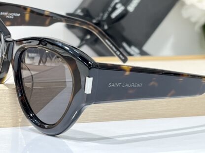 Yves Saint Laurent fashion sunglasses - Image 6