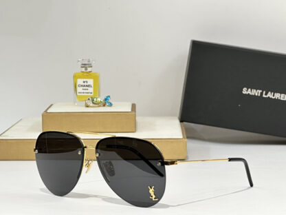 Yves Saint Laurent fashion sunglasses - Image 6