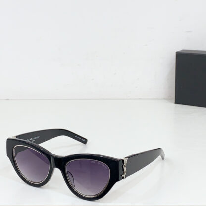 Yves Saint Laurent fashion sunglasses - Image 6