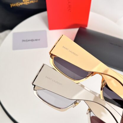 Yves Saint Laurent fashion sunglasses - Image 6