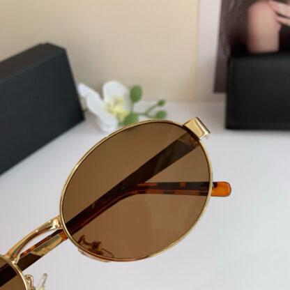 Yves Saint Laurent fashion sunglasses - Image 6