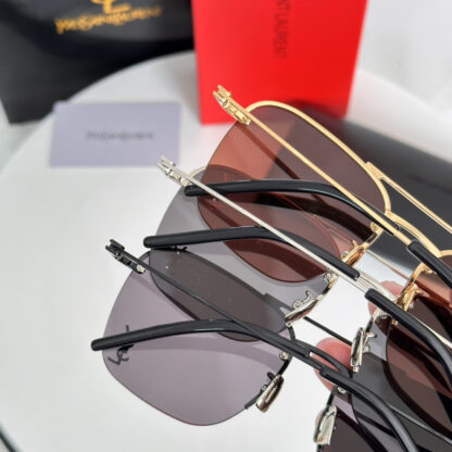 Yves Saint Laurent fashion sunglasses - Image 6