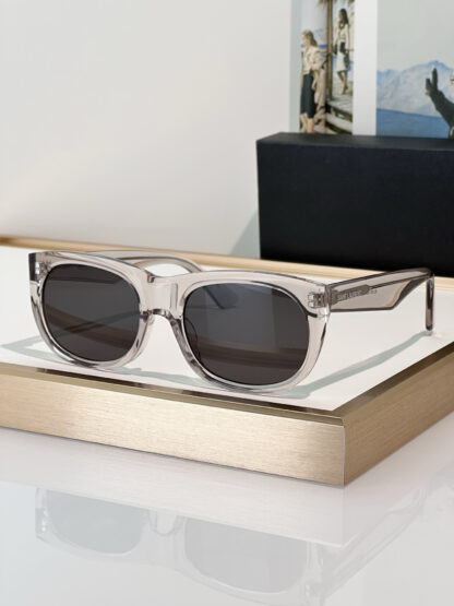 Yves Saint Laurent fashion sunglasses - Image 6