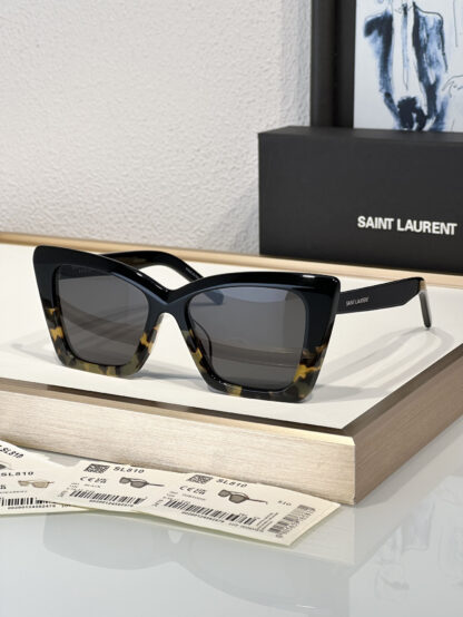 Yves Saint Laurent fashion sunglasses - Image 6