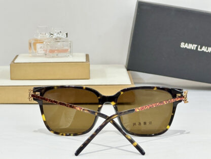 Yves Saint Laurent fashion sunglasses - Image 5