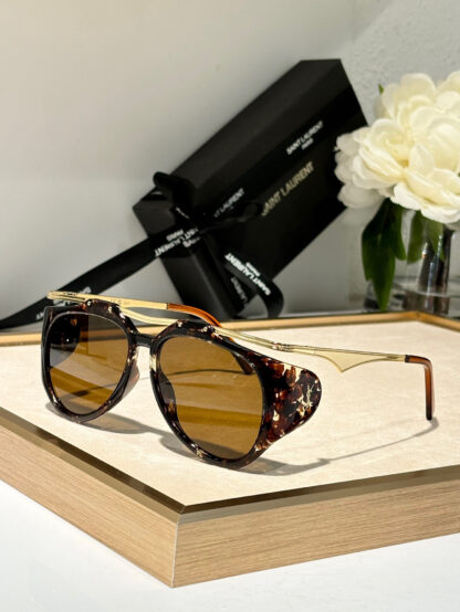 Yves Saint Laurent fashion sunglasses - Image 6