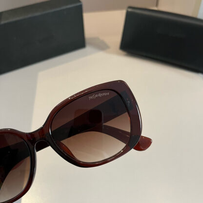 Yves Saint Laurent fashion sunglasses - Image 6