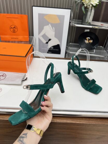 Hermès handmade stiletto sandals in dark green - Image 6