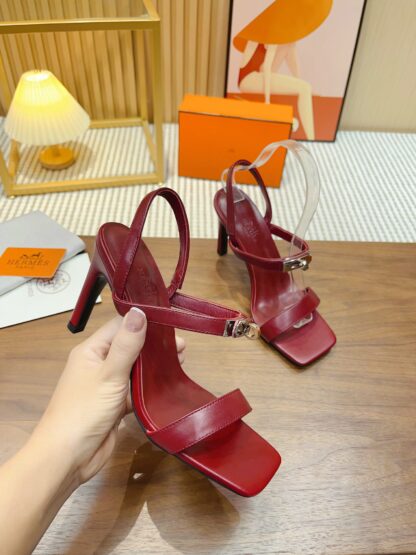 Hermès handmade stiletto sandals in dark red - Image 4
