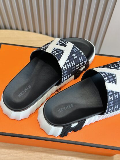 Hermès men's ultra-light and comfortable black and white slippers - Image 6