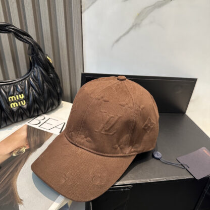 Louis Vuitton versatile fashion baseball cap - Image 6