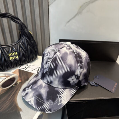 Louis Vuitton versatile fashion baseball cap - Image 6