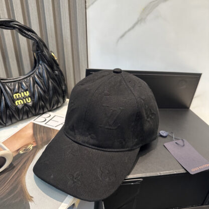 Louis Vuitton versatile fashion baseball cap - Image 6