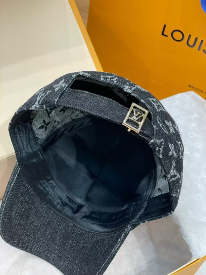 Louis Vuitton Spring and Summer New Baseball Cap - Image 6