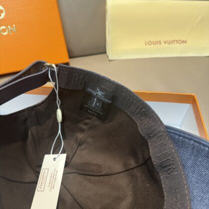 Louis Vuitton large logo embossed baseball cap - Image 6