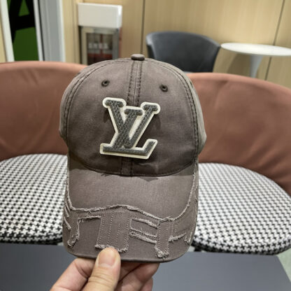 Louis Vuitton classic casual trendy simple baseball cap - Image 6