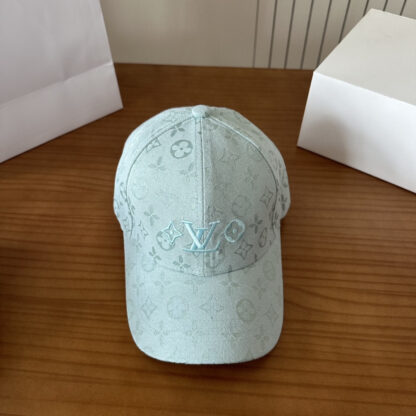 Louis Vuitton lightweight breathable baseball cap for men and women - Image 6
