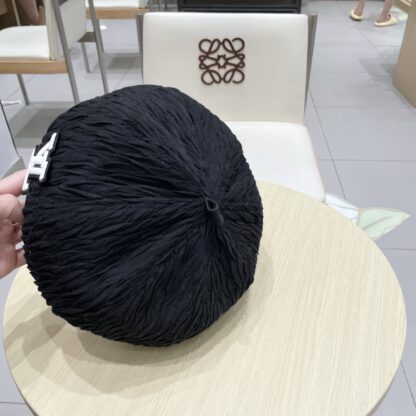 Louis Vuitton Japanese retro simple versatile pleated beret flat cap - Image 6